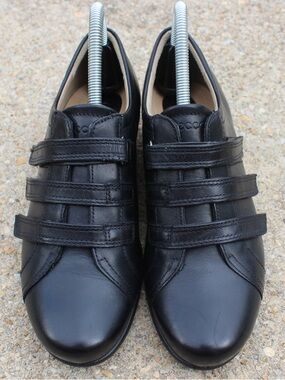 ECCO Black Leather Triple-Strap Casual Loafers